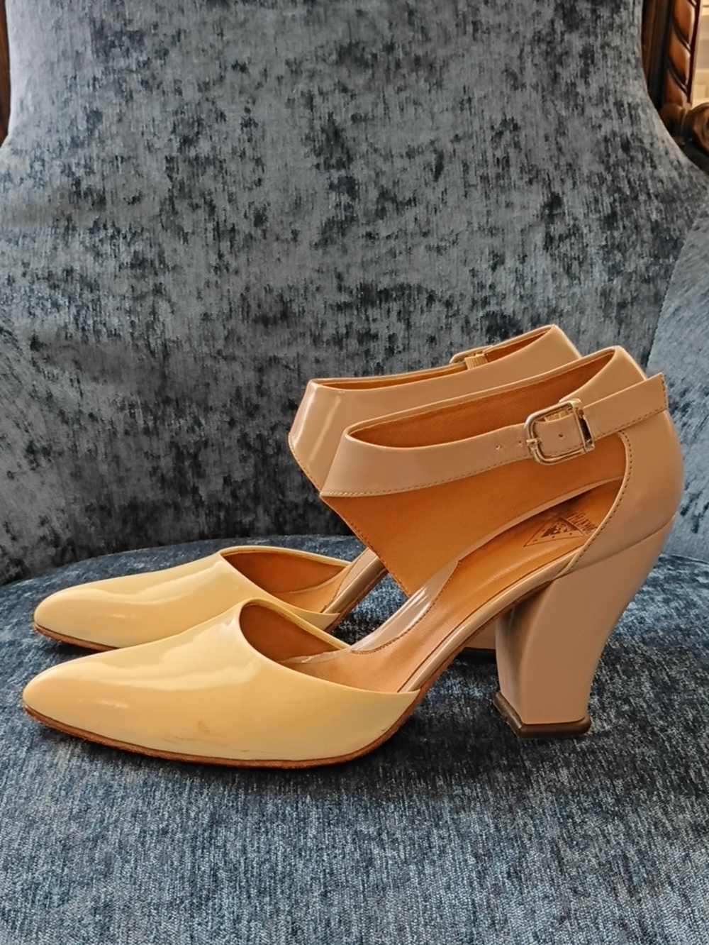 John Fluevog Pink And White Patent Leather Heels Size 9